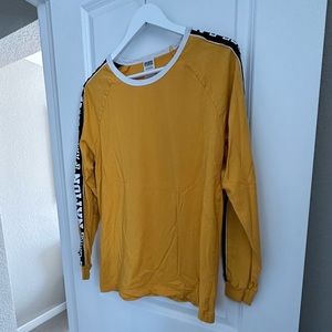 🔥 PINK VS Small long sleeve logo shirt